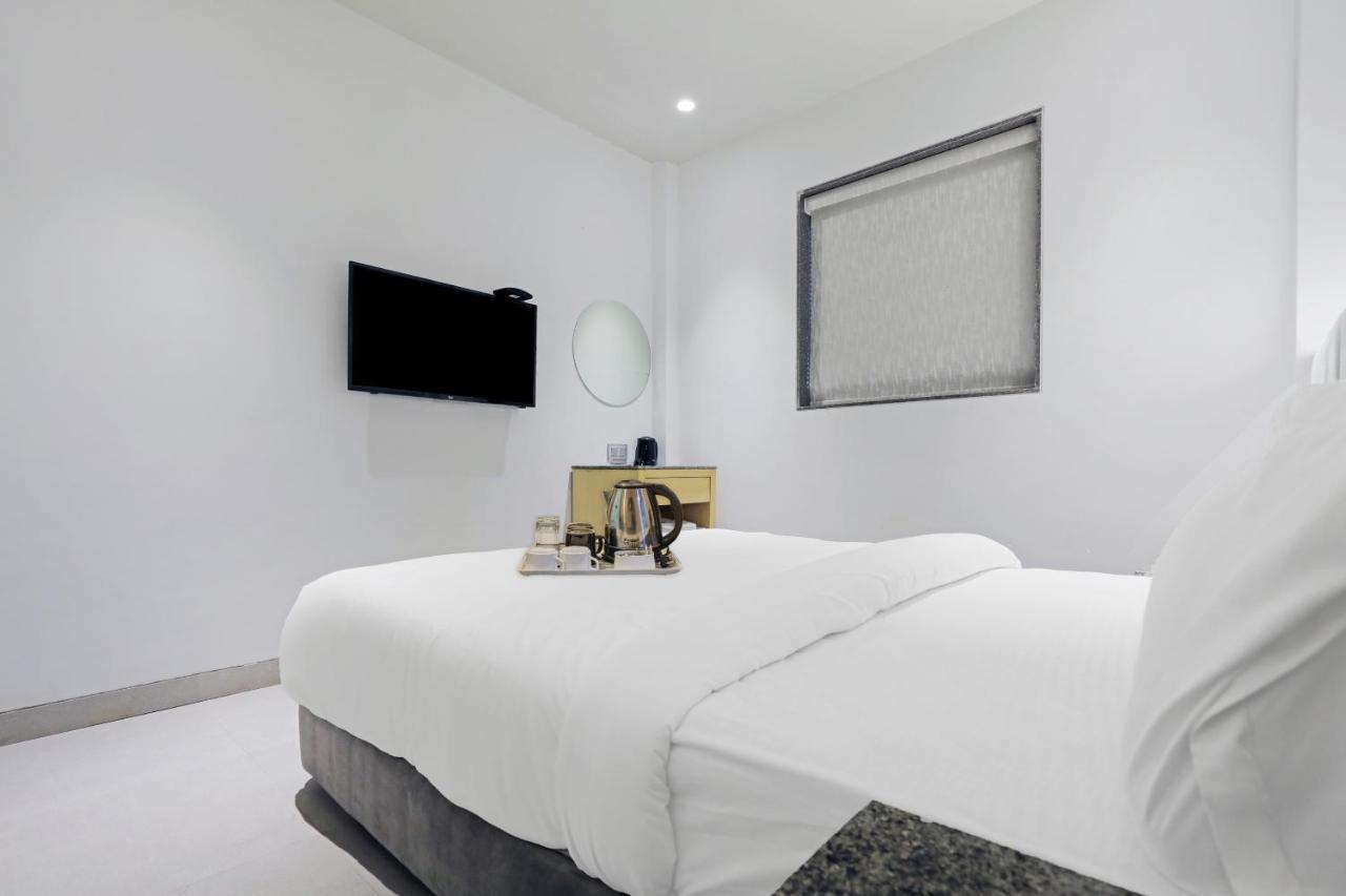 Fabhotel Oasis Yellow Courtyard ボーパール エクステリア 写真