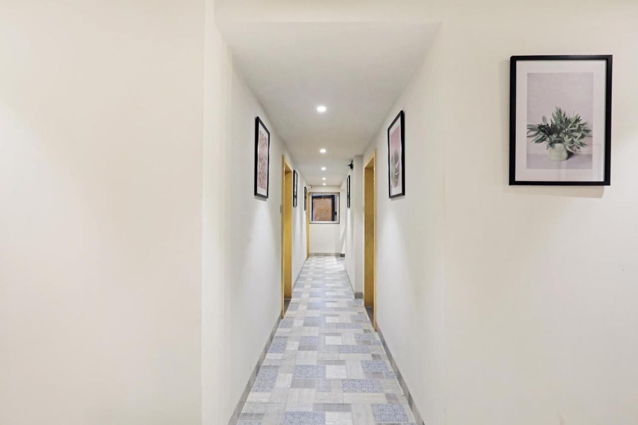 Fabhotel Oasis Yellow Courtyard ボーパール エクステリア 写真