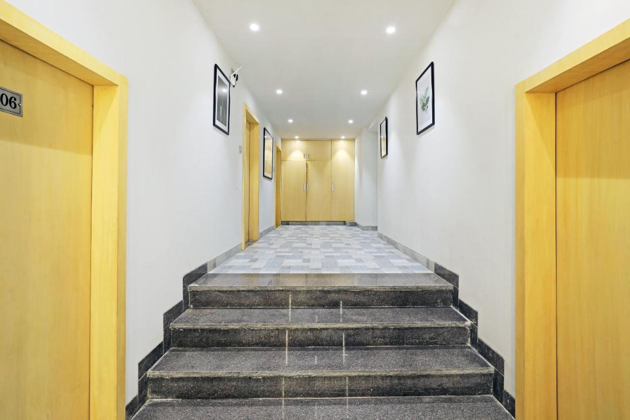 Fabhotel Oasis Yellow Courtyard ボーパール エクステリア 写真