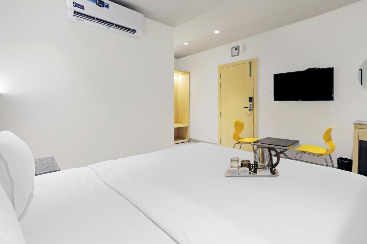 Fabhotel Oasis Yellow Courtyard ボーパール エクステリア 写真