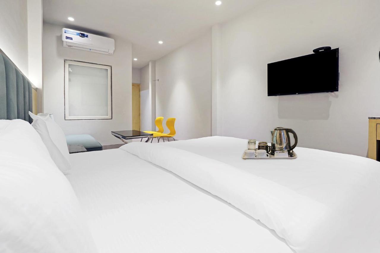 Fabhotel Oasis Yellow Courtyard ボーパール エクステリア 写真